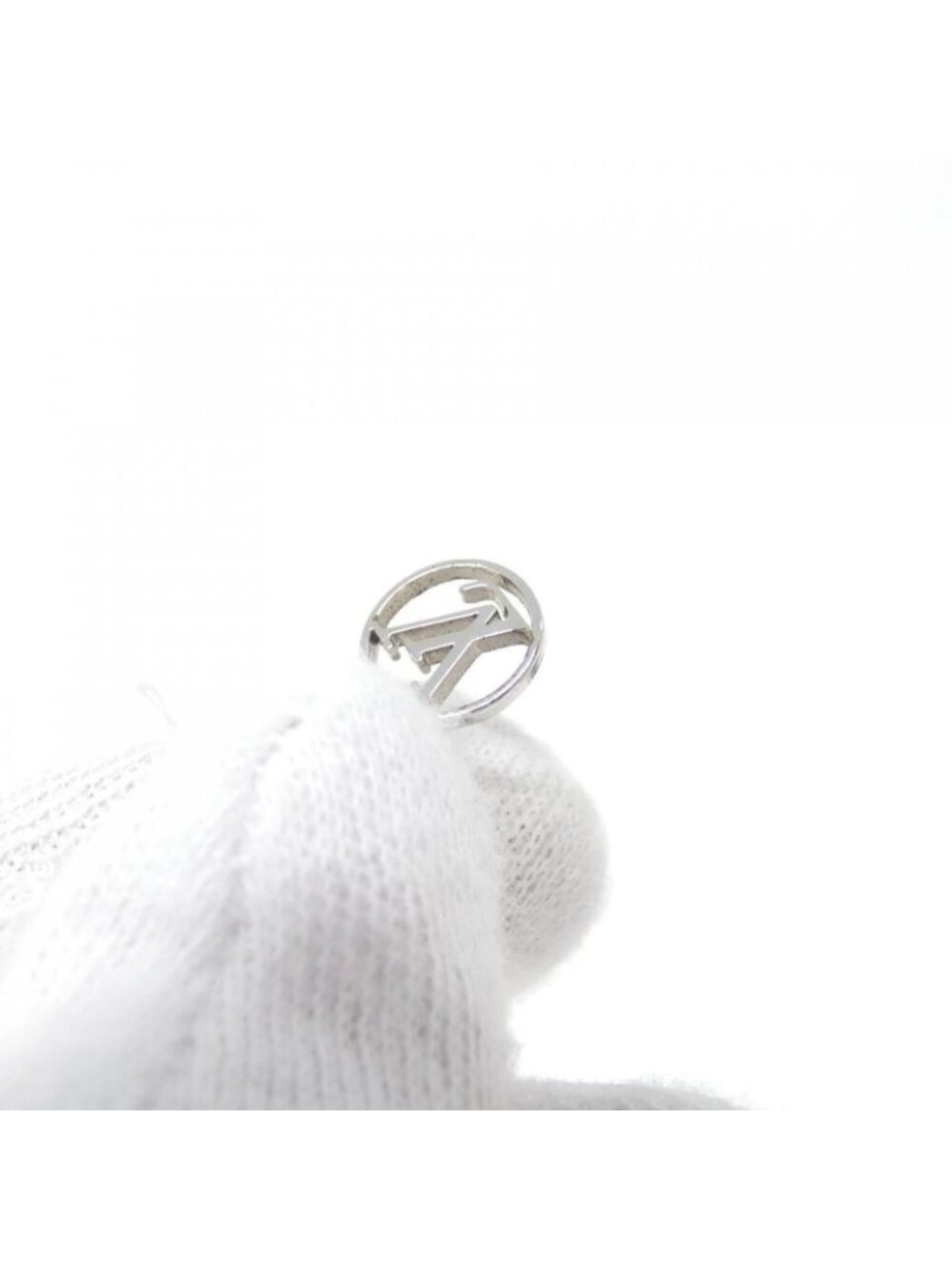 ★SOLD★ Louis Vuitton Necklace Essential - Picture 5 of 7